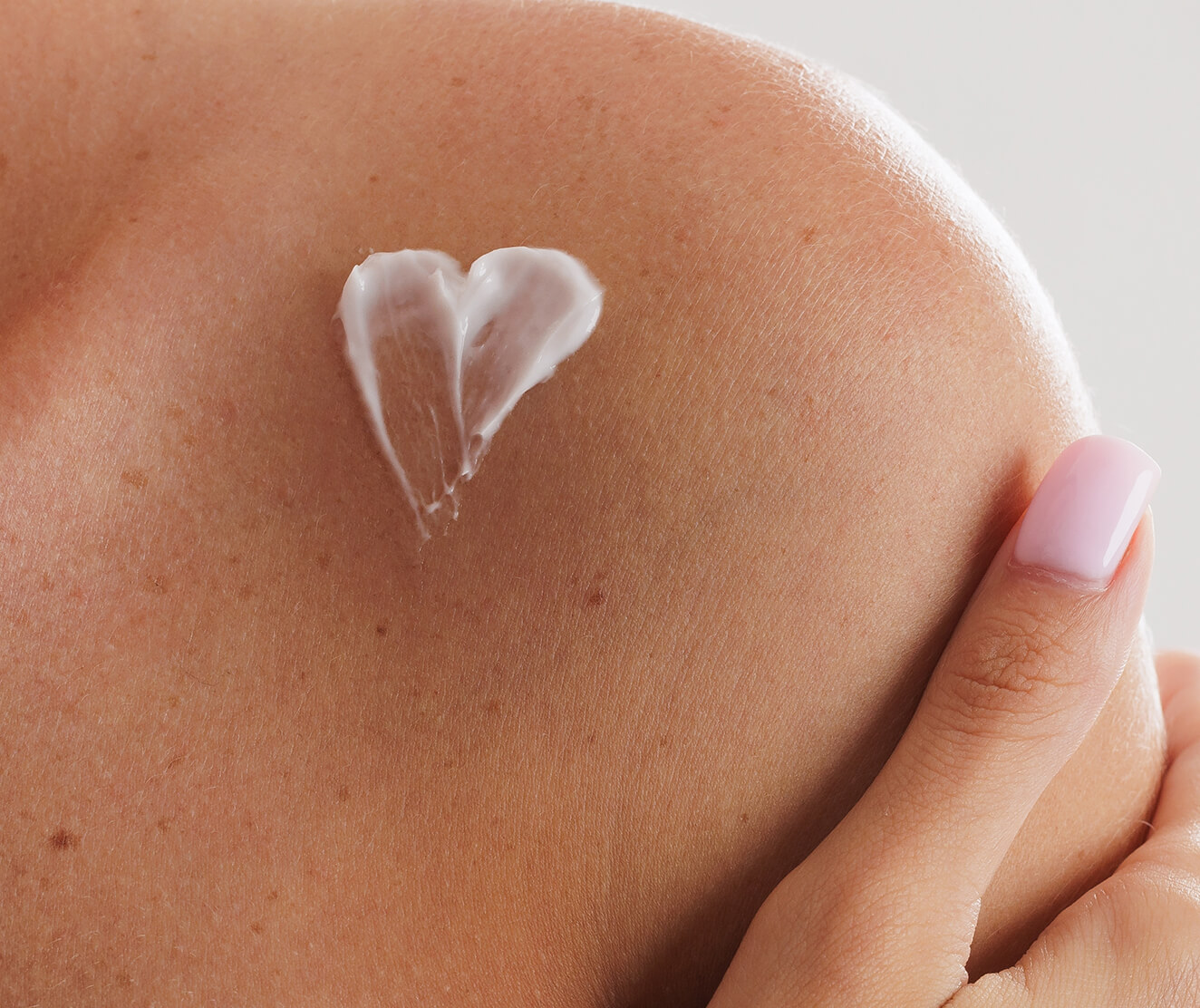 Особенности зрелой кожи рук